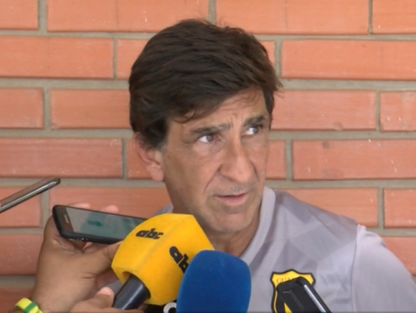 Costas queda preocupado tras salida de Aquino