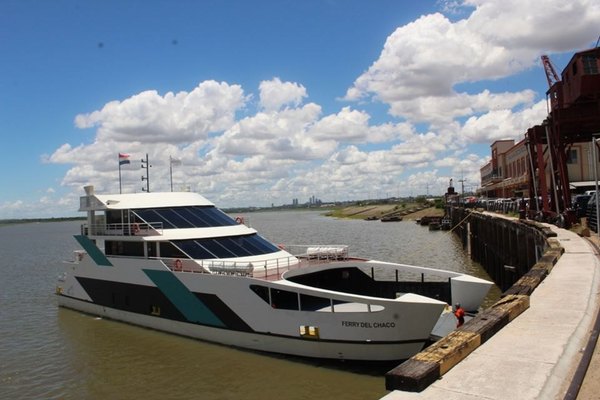 A días de estreno Ferry del Chaco presenta suspende viajes por desperfecto