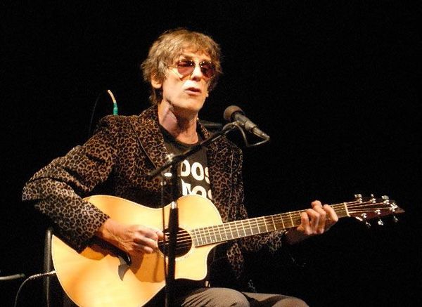 Familia de Spinetta publica disco que el músico dejó a medias antes de morir - Música - ABC Color