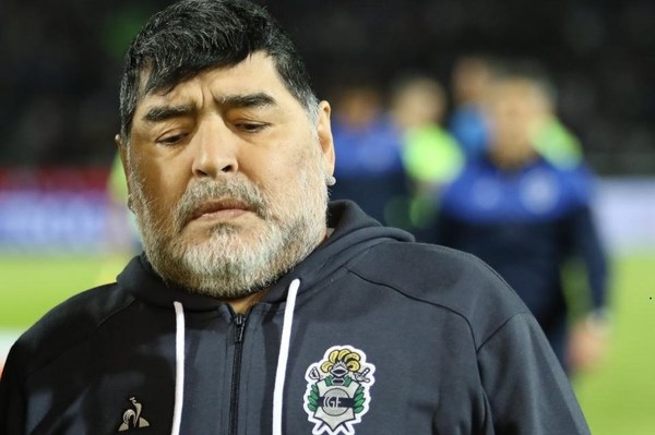 “Me llevaron los OVNIS”: La excusa de Maradona tras irse de fiesta y desaparecer tres días