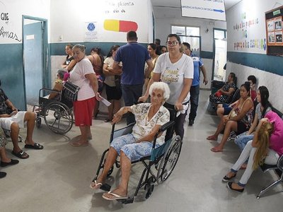 Retornan refuerzos médicos para enfrentar epidemia que cobra vidas