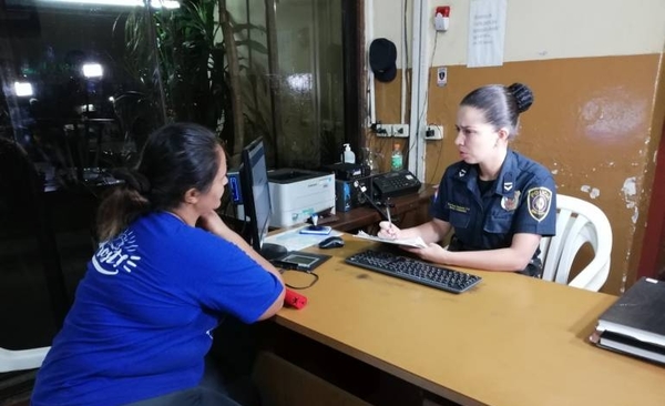 HOY / Mujer volvía a su casa y motochorros le robaron la cartera