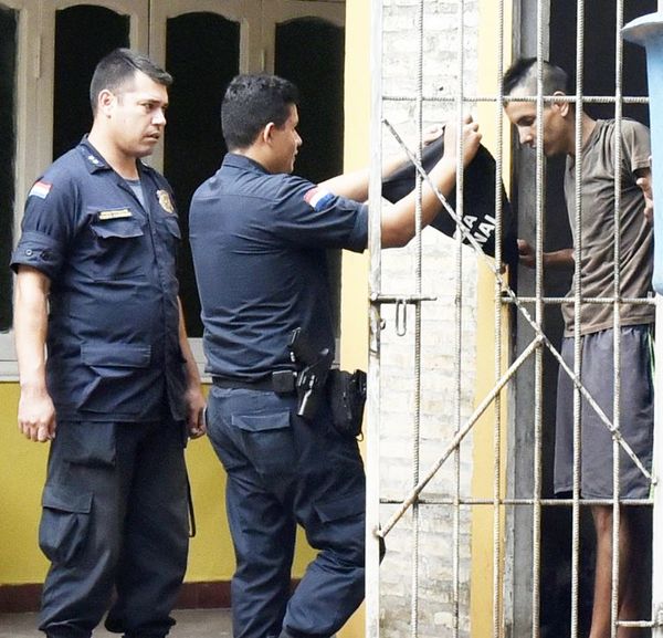“Hombre araña” cae en Bº Republicano - Judiciales y Policiales - ABC Color