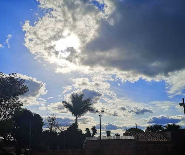 Chaparrones con ocasionales tormentas eléctricas