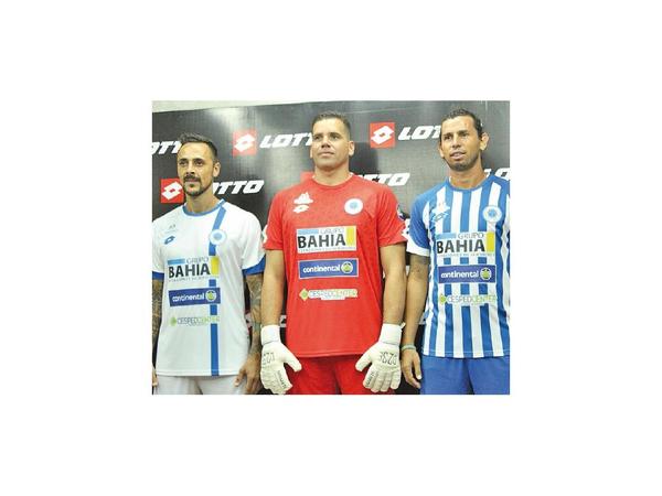El 12 presentó sus nuevas camisetas