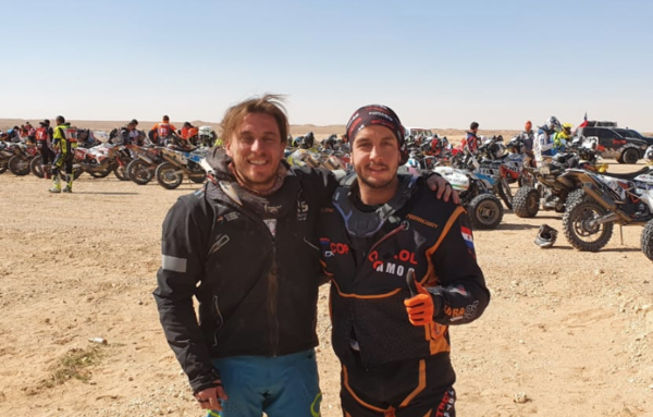 HOY / Dos paraguayos culminan el rally más duro del mundo