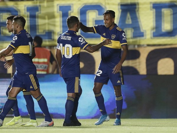 Russo se estrenó como técnico de Boca Juniors con triunfo ante Universitario