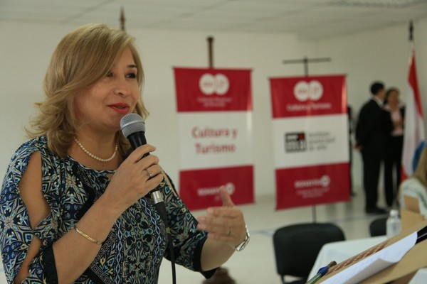 Luz María Bobadilla asume como nueva directora del IMA - .::RADIO NACIONAL::.