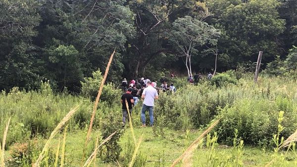 Familiares de Edelio ingresan al monte con la esperanza de encontrarlo