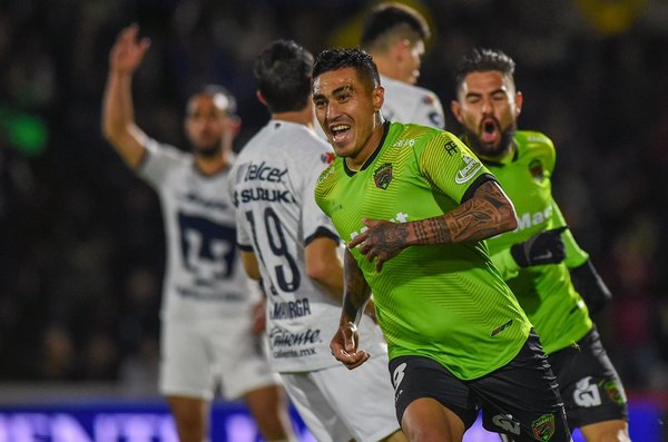 Tres goles paraguayos en un 4-4 infartante