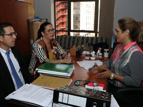 Ex directora de la Municipalidad de Asunción dice que teme por su vida