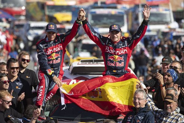 Carlos Sainz logra su tercer Dakar