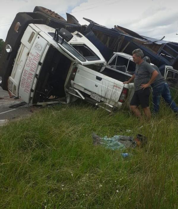 Camión de la Policía ocasiona accidente en San Bernardino - ADN Paraguayo