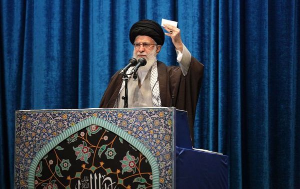 Jamenei pide unidad nacional y firmeza frente a los “enemigos” de Irán - Mundo - ABC Color