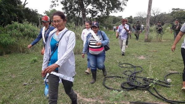 Madre de Edelio Morínigo ingresó a un terreno boscoso para buscar restos de su hijo