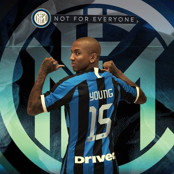 Inter presenta a Ashley Young - Fútbol - ABC Color