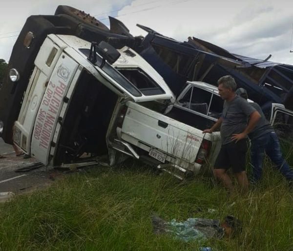 Tres personas heridas y tres caballos muertos en siniestro vial