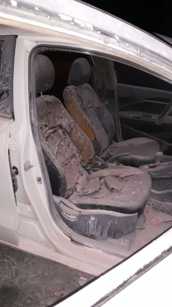 Atacan con bomba molotov un vehículo estacionado en Pedro Juan - Nacionales - ABC Color