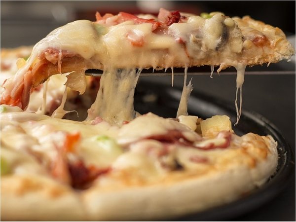 Las pizzas vuelven a los colegios de EEUU por orden de Trump