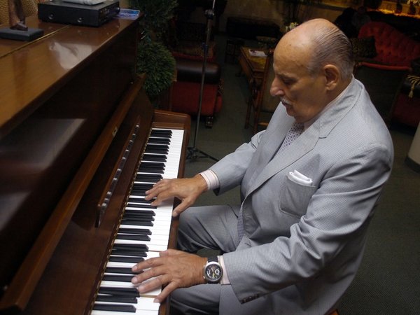 Fallece el maestro Óscar Faella, bautizado como el fantasista del piano