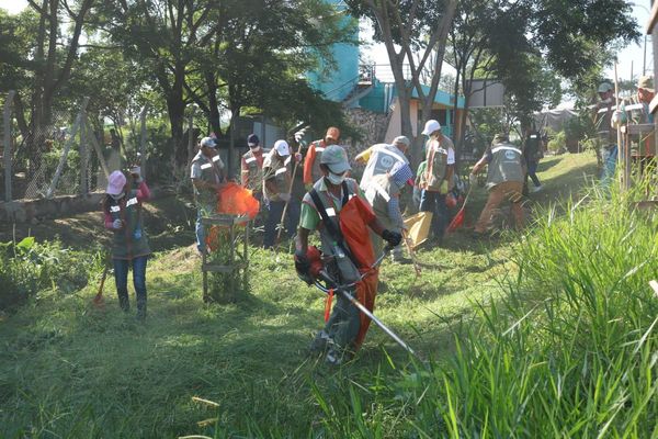 Realizan minga ambiental en Parque Guazú