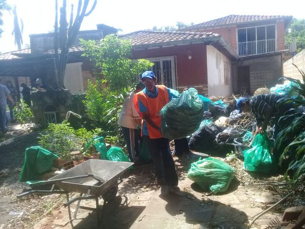 En Ñemby eliminan criaderos de mosquitos e imputan a responsables - Nacionales - ABC Color