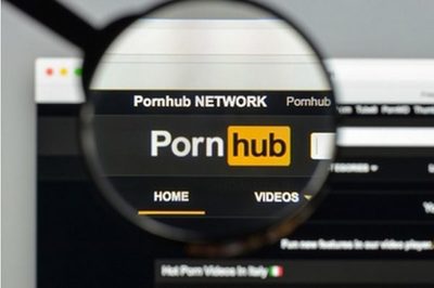 Hombre sordo demanda a sitio porno por no tener subtítulos