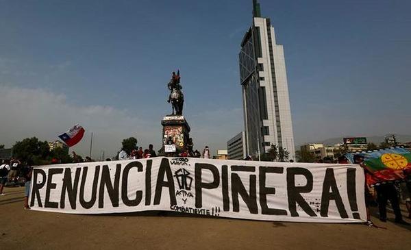 Miles de personas marchan de negro y en silencio contra "represión" en Chile » Ñanduti