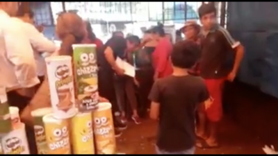 HOY / Denuncian desalojo irregular a 'mesiteros' de CDE