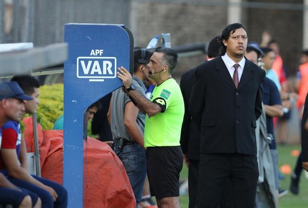 La primera histórica sanción de un penal gracias al VAR