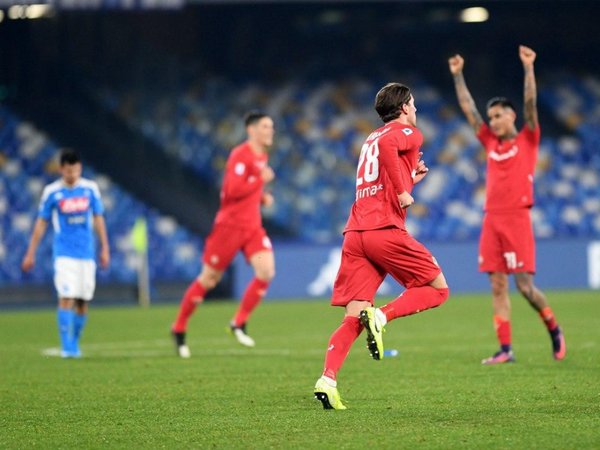 El Napoli se hunde ante el Fiorentina y lleva 4 derrotas seguidas en casa