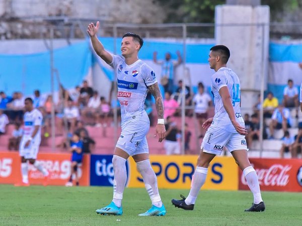 Nacional golea al debutante histórico