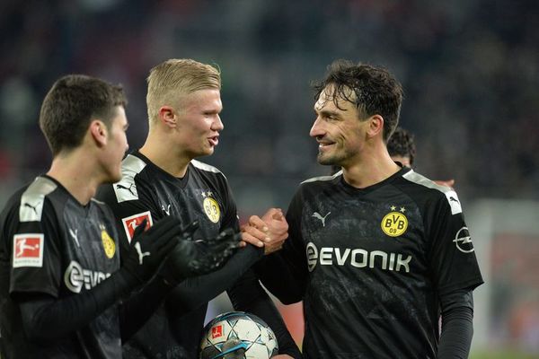 Haaland debuta con triplete en remontada del Dortmund - Fútbol - ABC Color