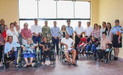HOY / Entregan reconocimiento a Gobernación por asistir a más de 370 discapacitados