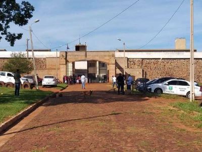 Trasladan a 30 guardiacárceles de PJC hasta sede policial