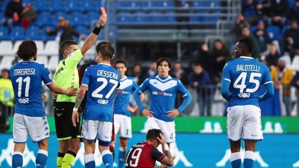 HOY / Balotelli ve la roja a los 8 minutos de saltar al campo