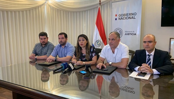 Renuncia la Ministra de Justicia Cecilia Pérez