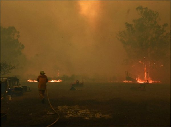 Australia eleva a 29 los fallecidos en los incendios que asolan al país
