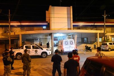 Despliegue de seguridad en torno al Penal de Tacumbú y se reportaron internos heridos - Nacionales - ABC Color
