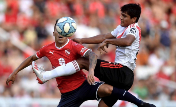 HOY / River derrotó a Independiente y es líder en Argentina