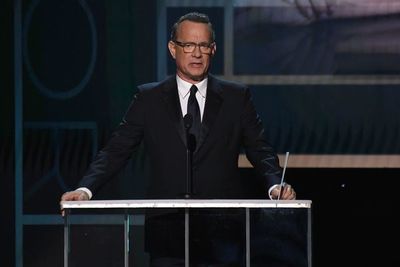 Tom Hanks, eternamente “desafiado” tras meterse en la piel de Mister Rogers - Cine y TV - ABC Color