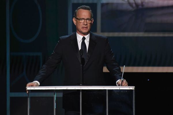 Tom Hanks, eternamente “desafiado” tras meterse en la piel de Mister Rogers  - Cine y TV - ABC Color