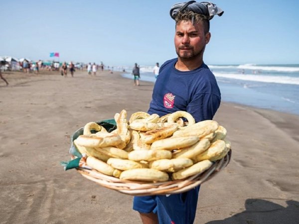 La chipa se agota en la playa argentina