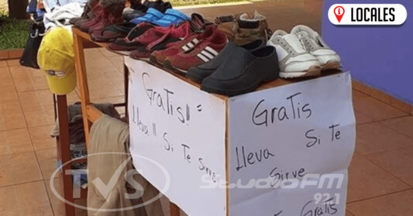 Pareja con gesto de amor y solidaridad: “Gratis, lleva si te sirve”