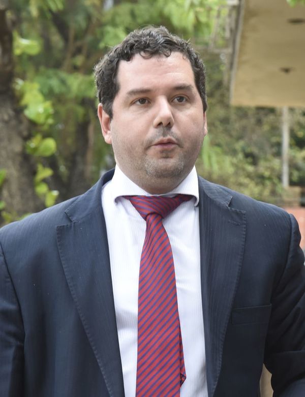 Hugo Volpe renuncia a Viceministerio ante sospechas de corrupción - Nacionales - ABC Color