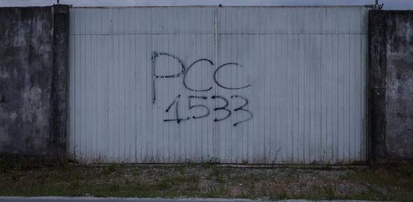 ¿Vínculos? Se fugan 26 presos del PCC de una cárcel brasileña