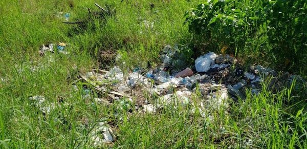 Basural en baldío de Luque | Noticias Paraguay