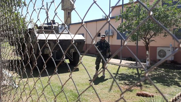 Tras fuga masiva, policías y militares refuerzan cárcel de San Pedro