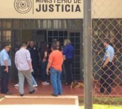 Autoridades de Brasil atrapan a fugado en frontera - Paraguay.com