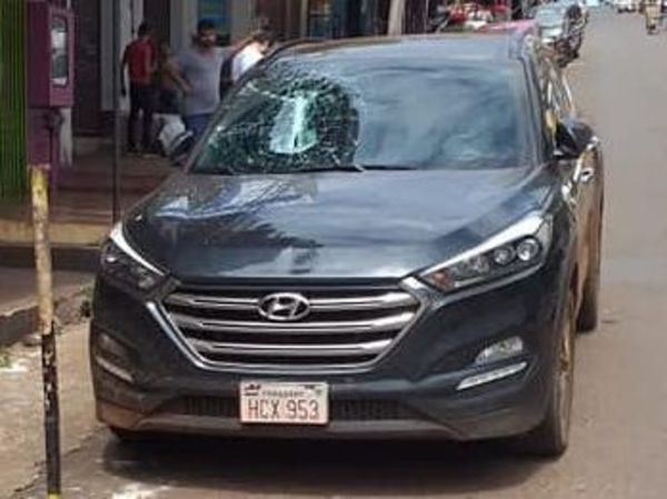 Denuncian a hermano de Miguel Prieto por romper parabrisas en Ciudad del Este - ADN Paraguayo